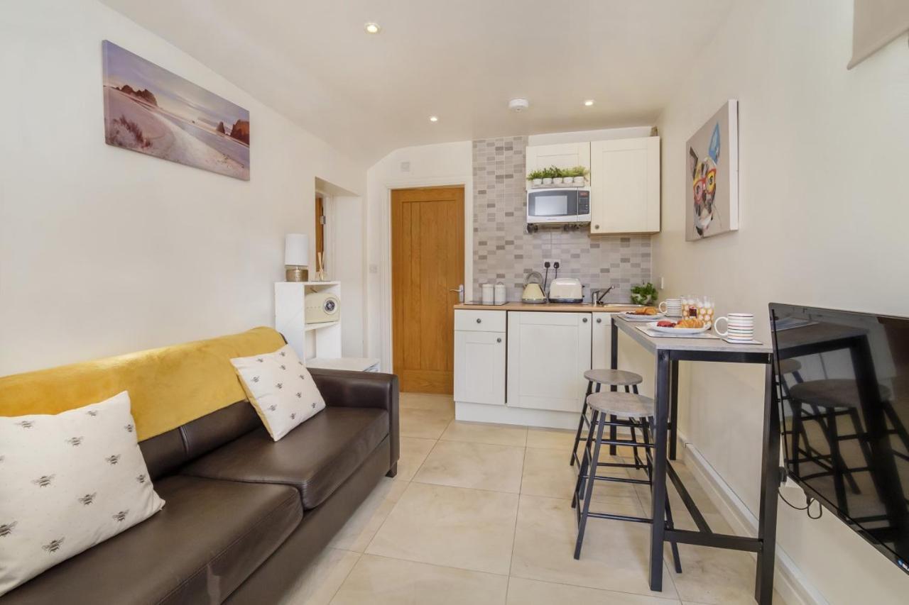 The Beehive Studio Apartment York Exterior photo